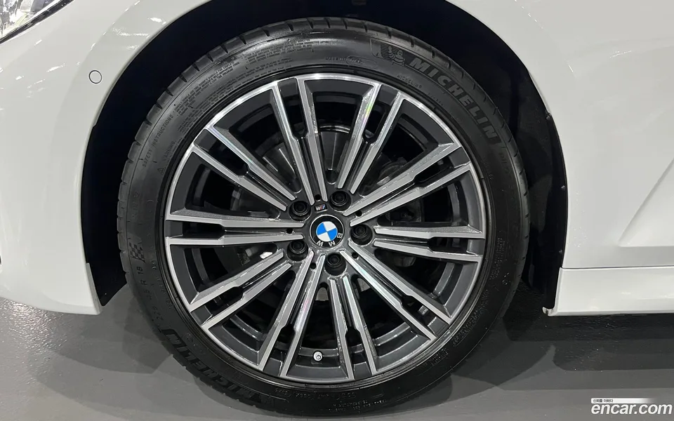 BMW 3 Series 320i M 2022 — миниатюра 5