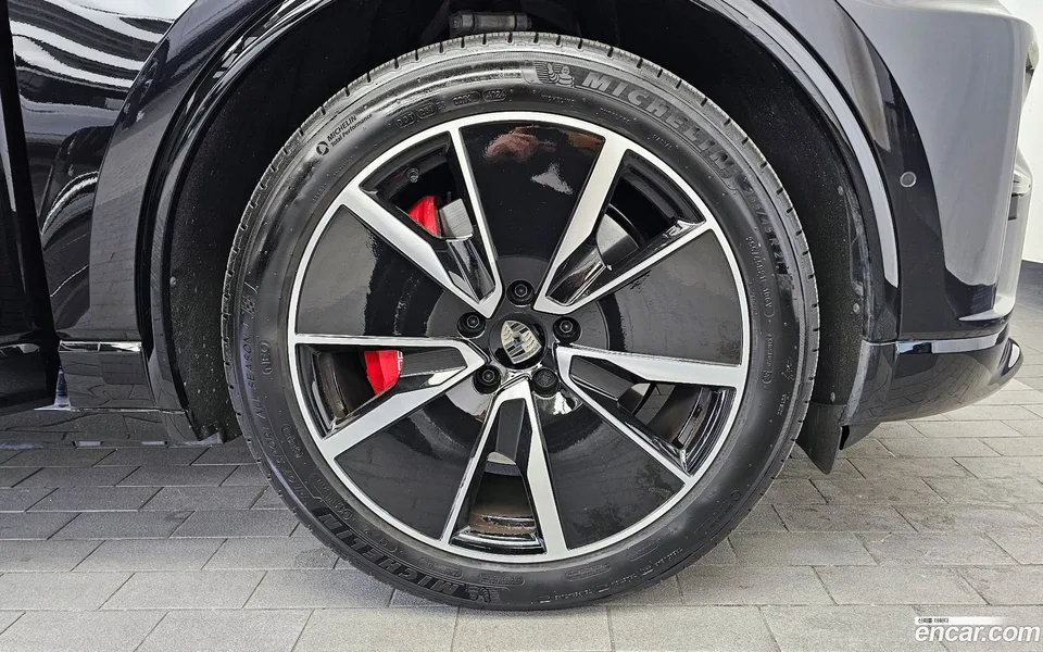 Porsche Macan Electric 2025 — миниатюра 5
