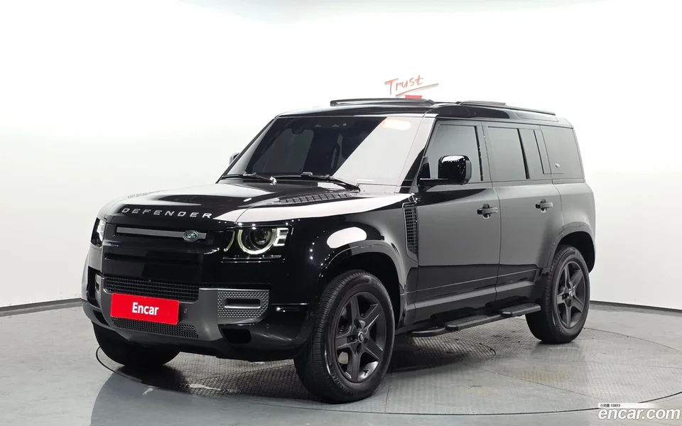 Land Rover Defender 110 P300 X- SE 2024 — фото 1, купить с доставкой в Москву