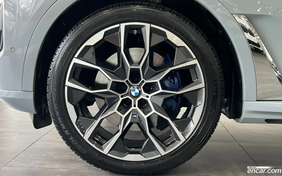 BMW X7 xDrive 40i M 6 2022 — миниатюра 2