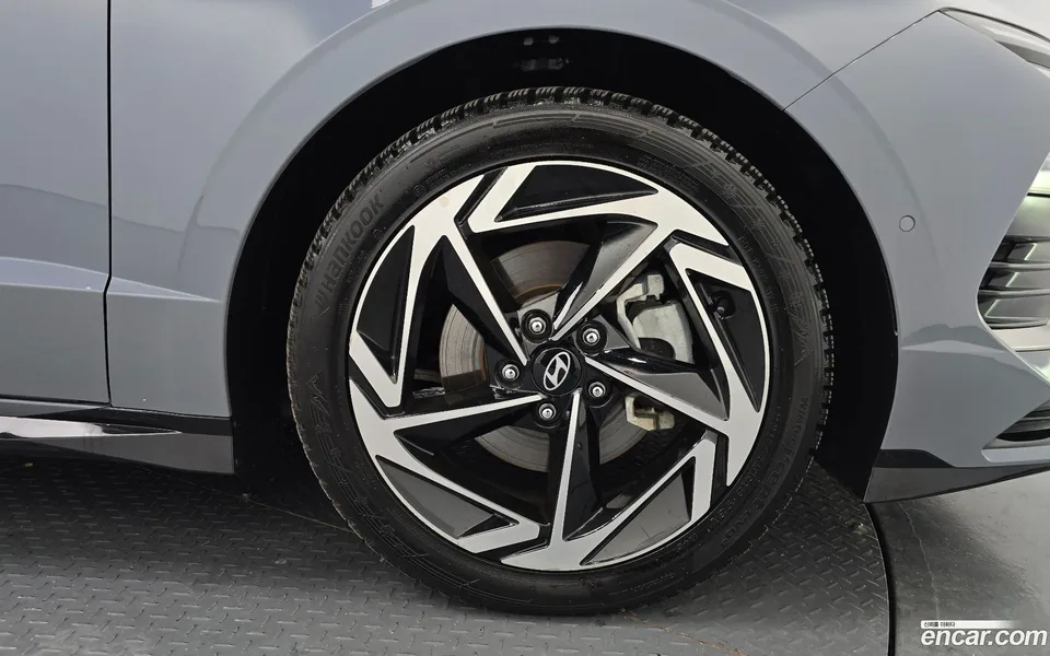 Hyundai Sonata The Edge Hybrid 2023 — миниатюра 2