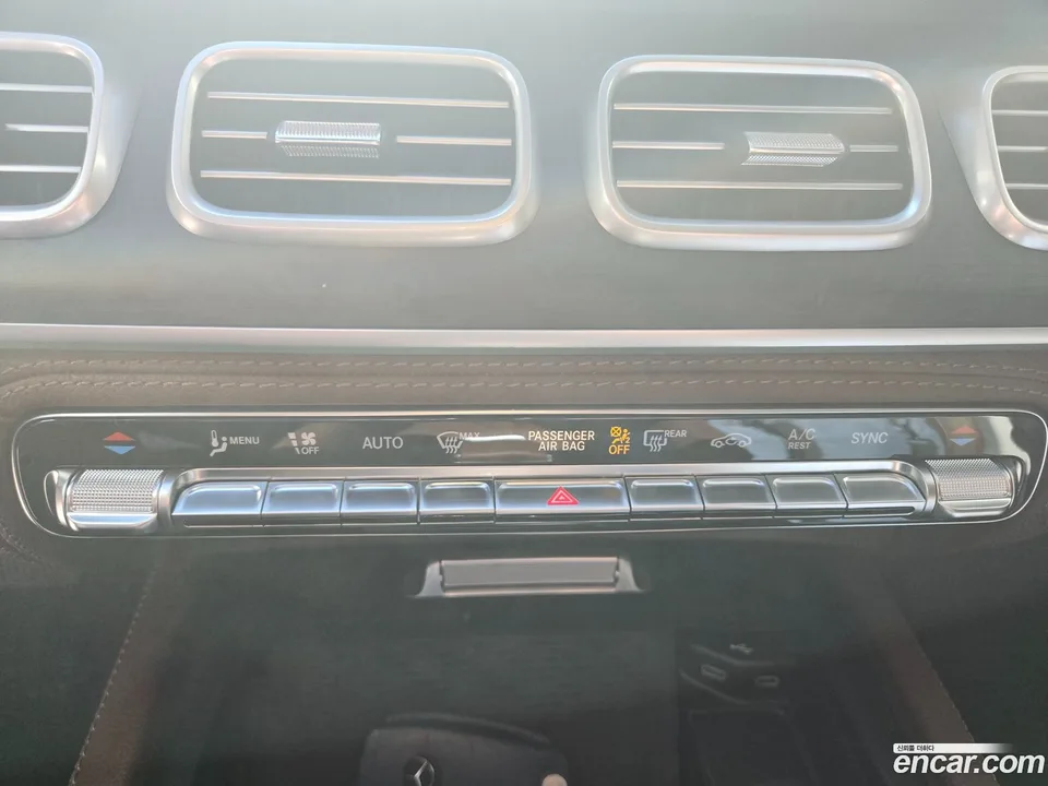 Mercedes-Benz GLE-Class GLE300d 4MATIC 2023 — миниатюра 3
