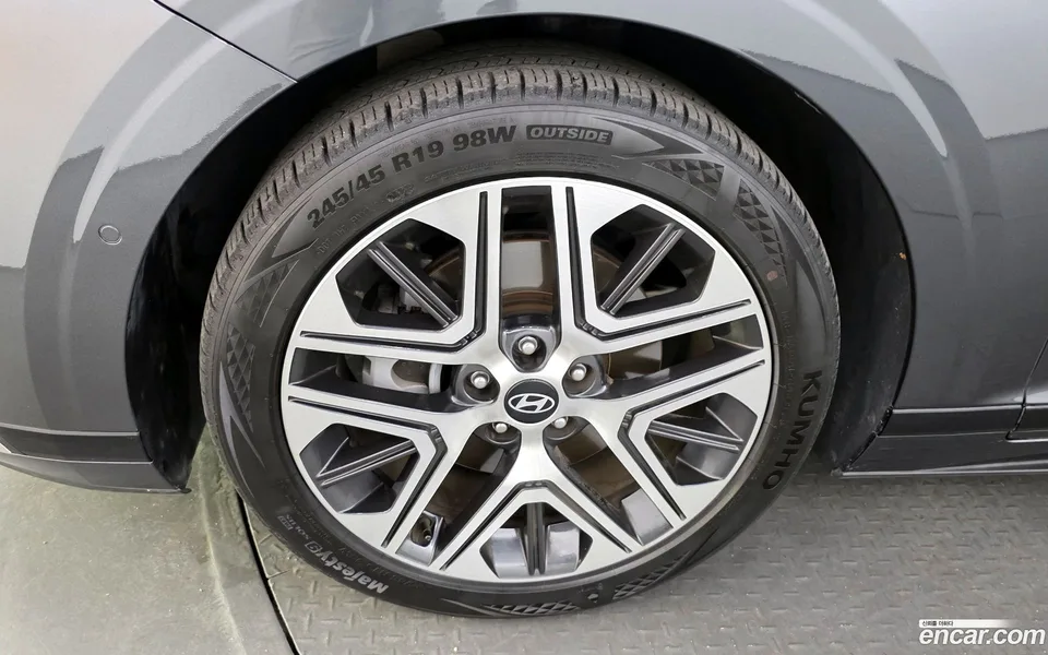 Hyundai Grandeur 2.5 2WD 2023 — миниатюра 2