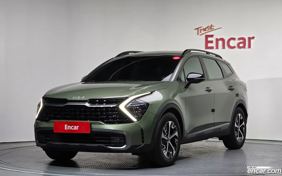 Kia Sportage Hybrid 2WD 2023 — фото 1, купить с доставкой в Москву
