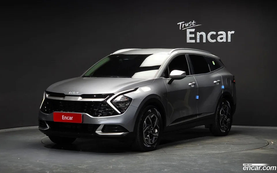 Kia Sportage 2.0 2WD 2023 — фото 1, купить с доставкой в Москву