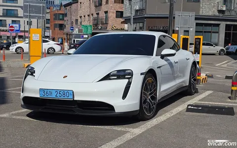 Porsche Taycan 2023 buy in Moscow