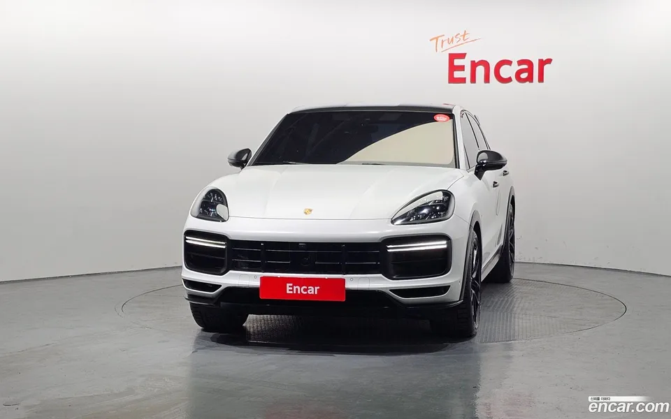 Porsche Cayenne 4.0 GT 2023 — миниатюра 3