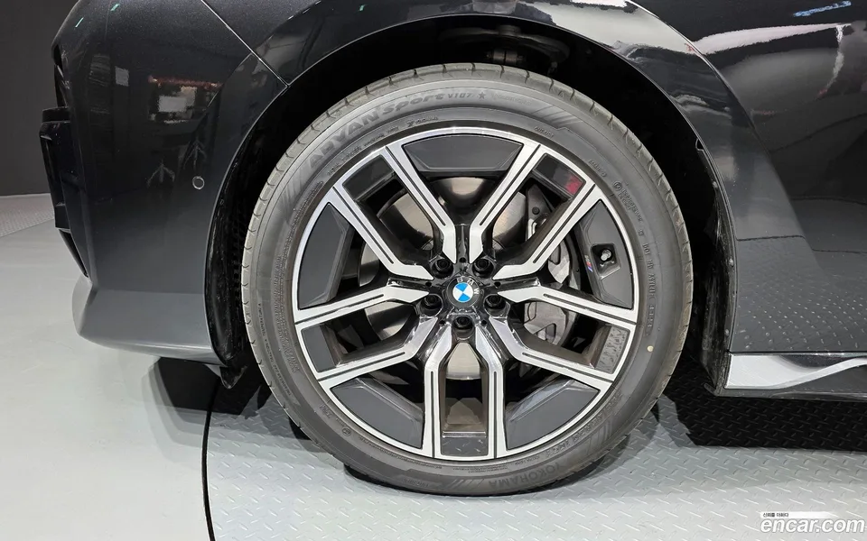 BMW 7 Series 740i xDrive M 2025 — миниатюра 5