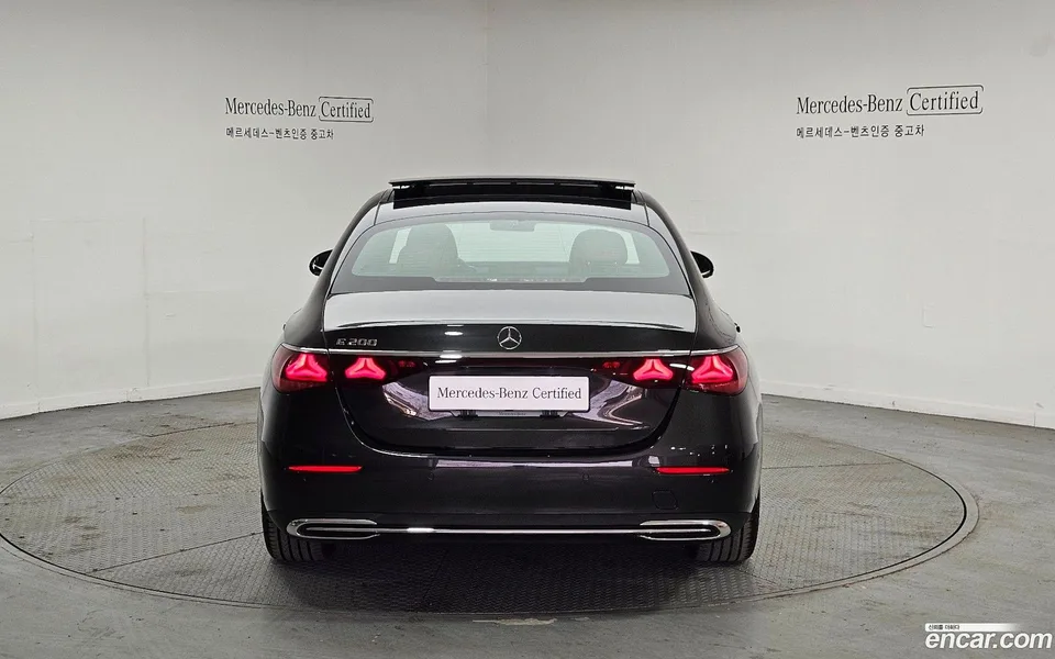 Mercedes-Benz E-Class E200 2025 — миниатюра 4