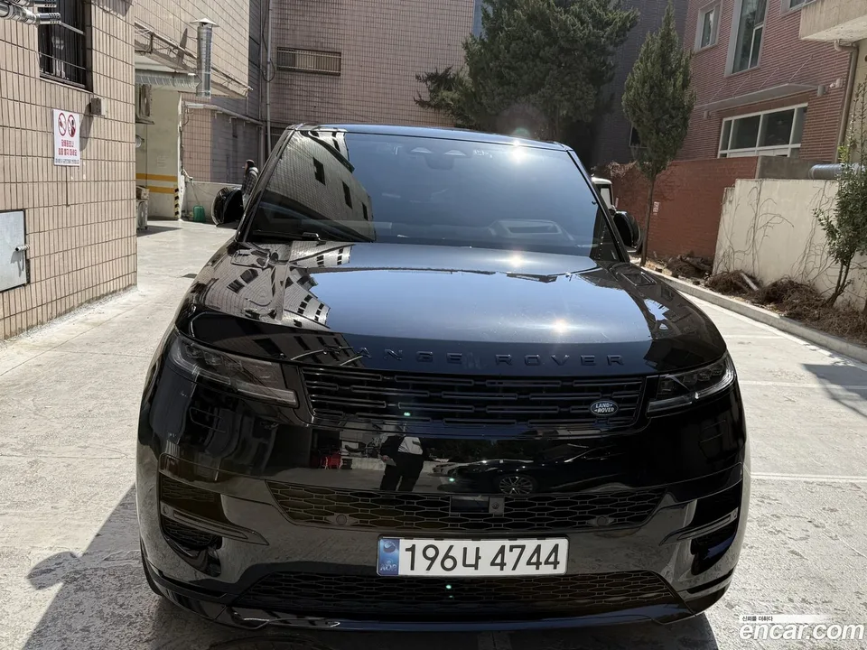 Land Rover Range Rover Sport P400 AB 2024 — фото 1, купить с доставкой в Москву