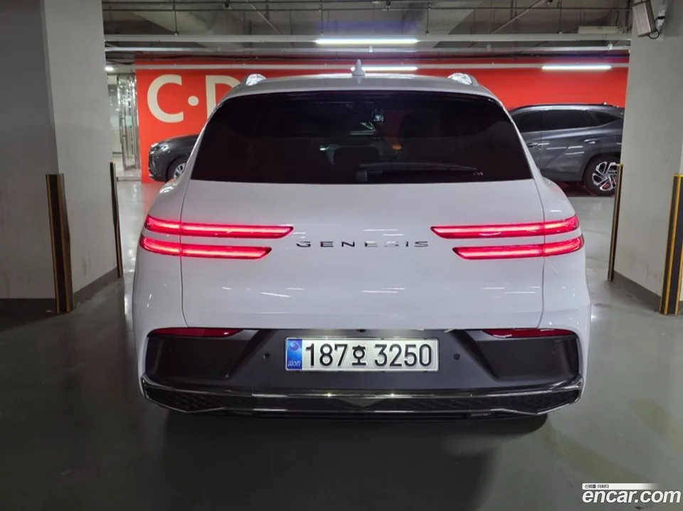Genesis GV70 2.5T 2WD 2026 — миниатюра 2