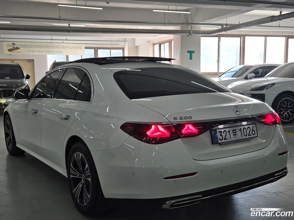 Mercedes-Benz E-Class E200 2025 — миниатюра 2