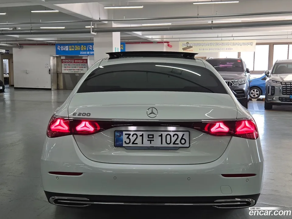 Mercedes-Benz E-Class E200 2025 — миниатюра 4