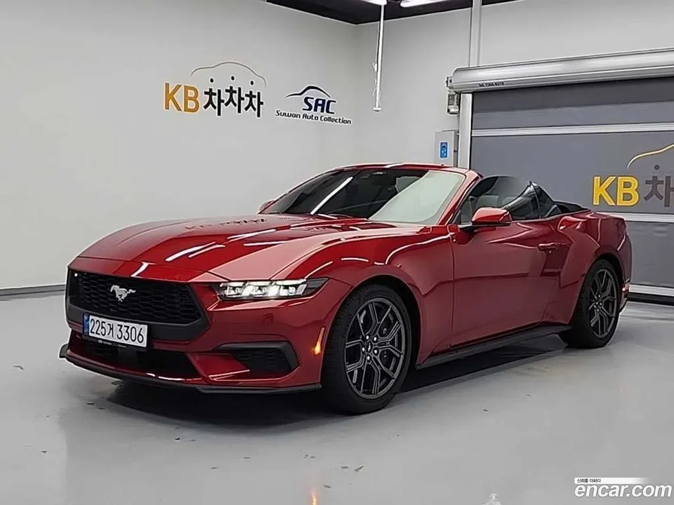 Ford Mustang 2.3 2024 — фото 1, купить с доставкой в Москву