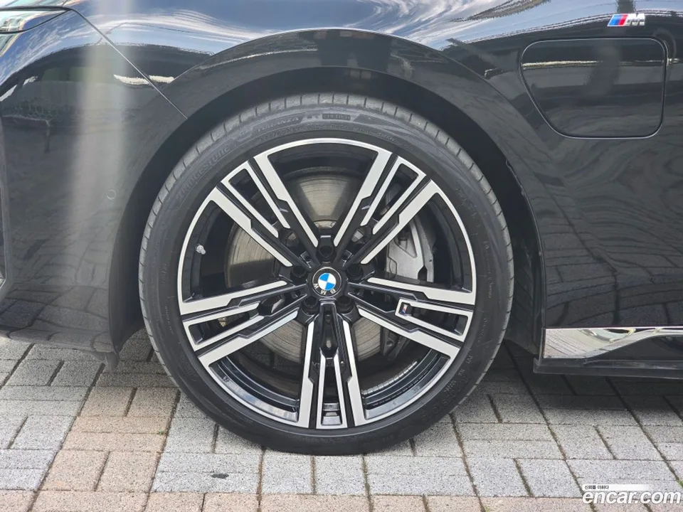 BMW 7 Series 750e xDrive M 2024 — миниатюра 2