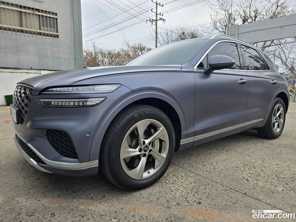 Genesis GV70 2.5T 2WD 2024 — фото 1, купить с доставкой в Москву