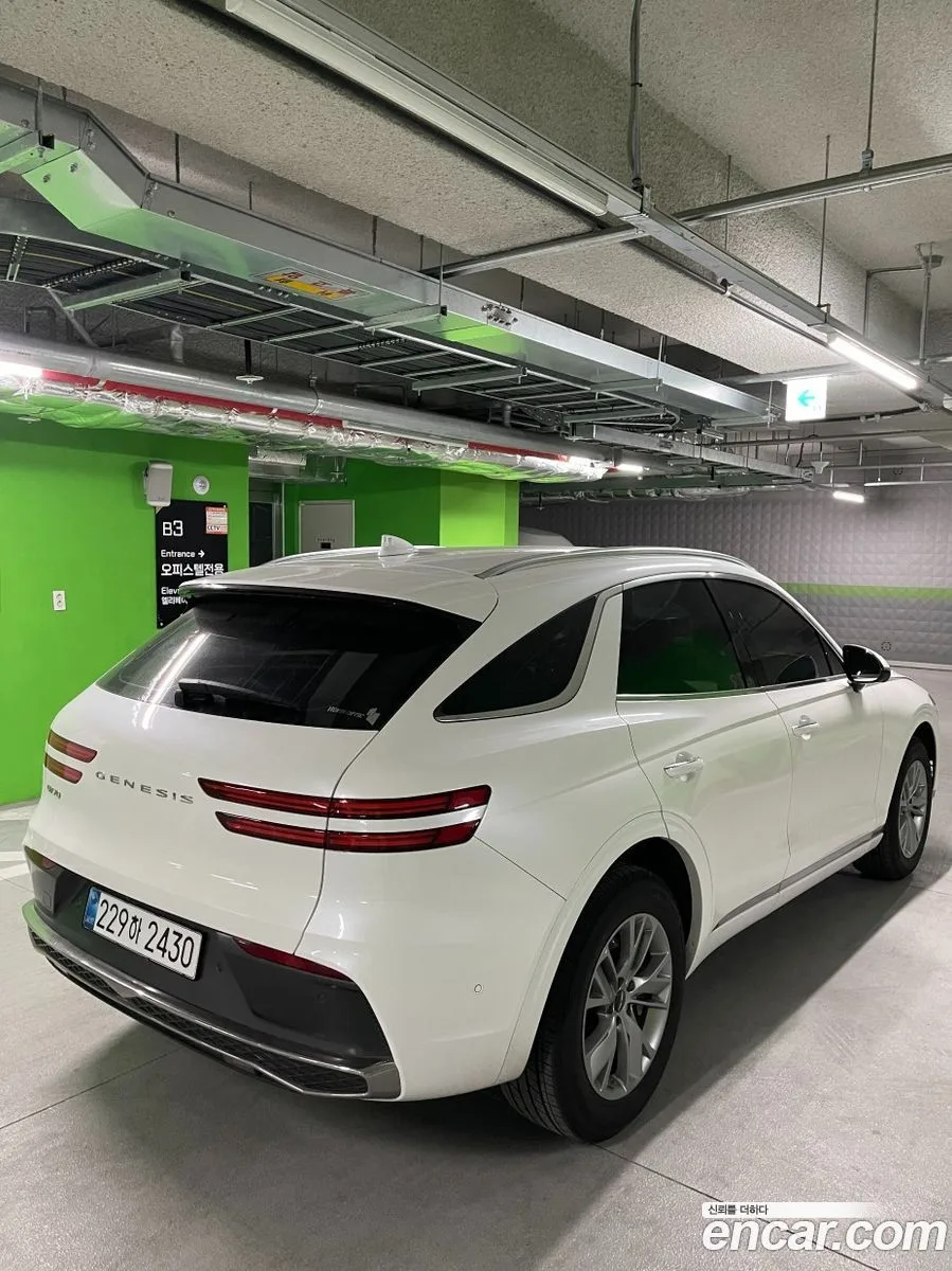 Genesis GV70 2.5T 2WD 2025 — thumbnail 2