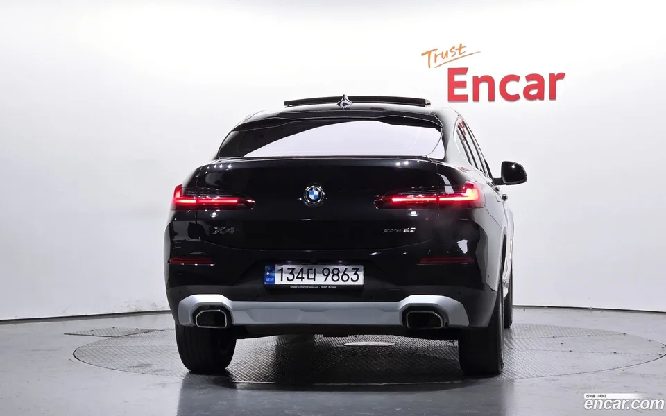 BMW X4 xDrive20i xLine 2022 — миниатюра 4