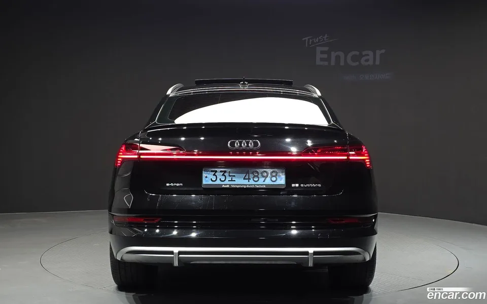 Audi e-tron 55 2022 — миниатюра 4