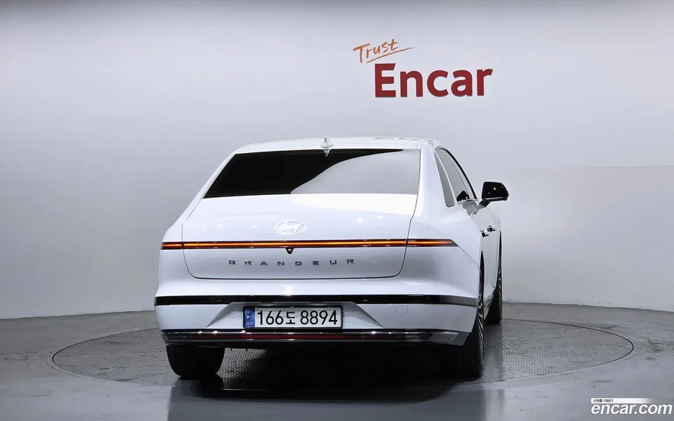 Hyundai Grandeur Hybrid 2023 — миниатюра 4