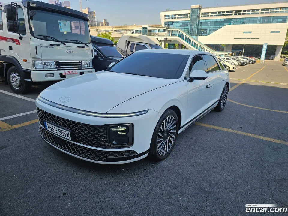 Hyundai Grandeur Hybrid 2023 — фото 1, купить с доставкой в Москву