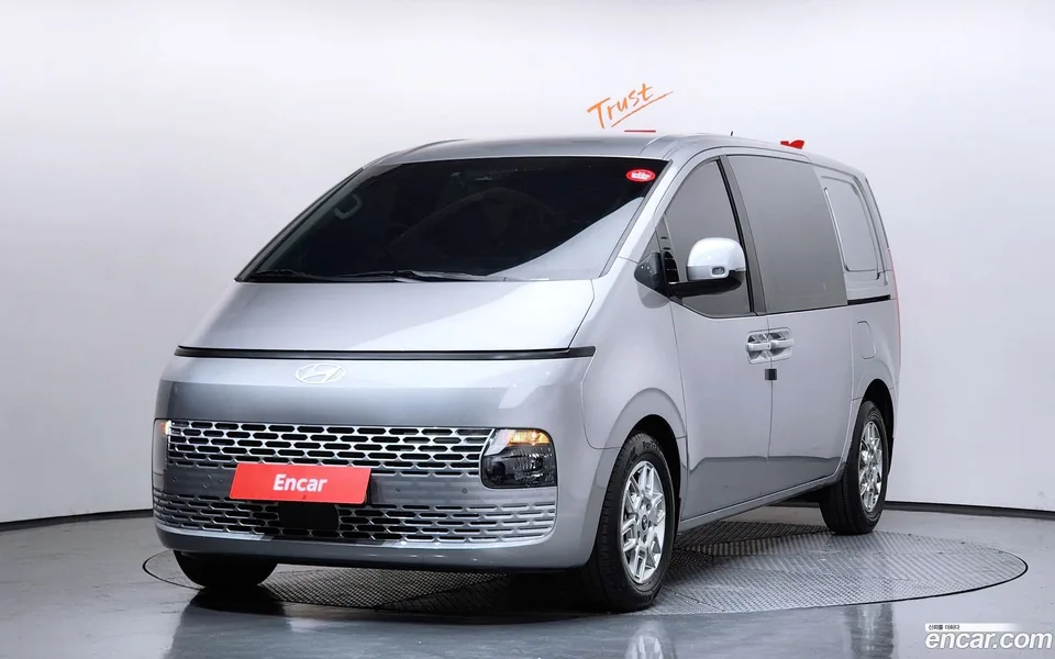 Hyundai Staria L3.5 5 2024 — фото 1, купить с доставкой в Москву