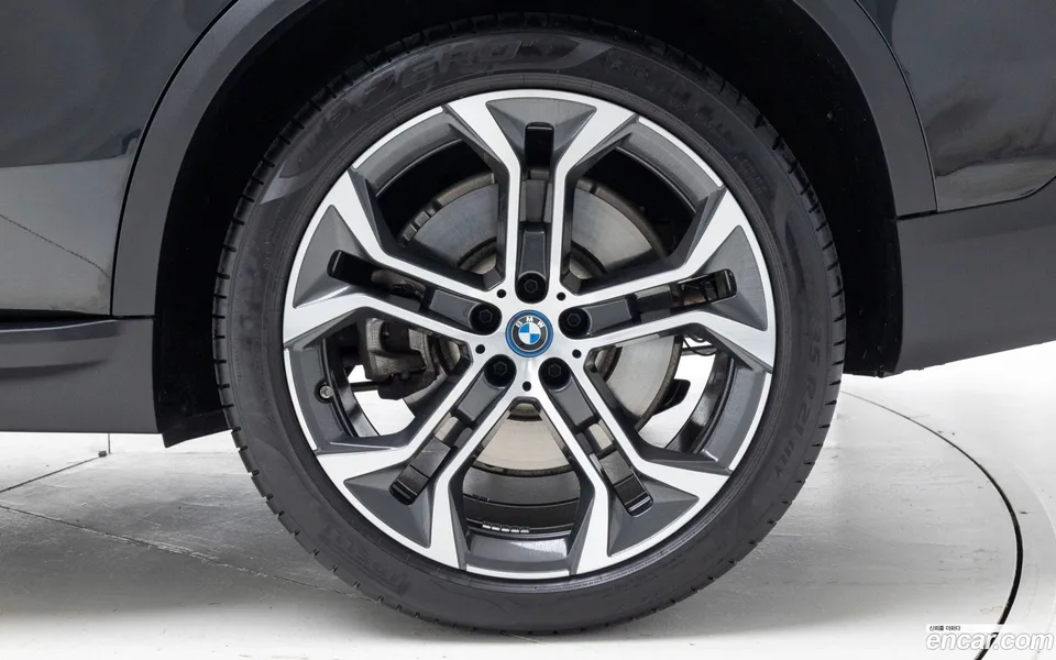 BMW X5 xDrive 50e xLine 2024 — миниатюра 2