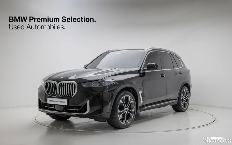 BMW X5 xDrive 50e xLine 2024 — фото 1, купить с доставкой в Москву