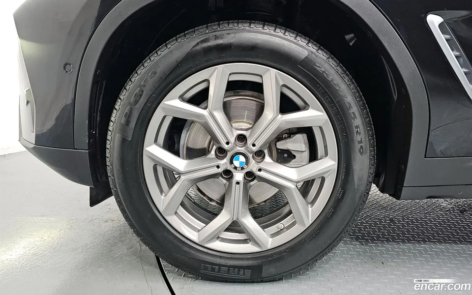 BMW X4 xDrive20i xLine 2023 — миниатюра 2