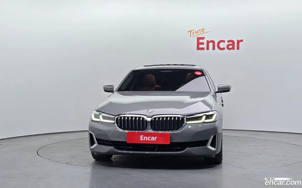 BMW 5 Series 520i 2022 — миниатюра 3