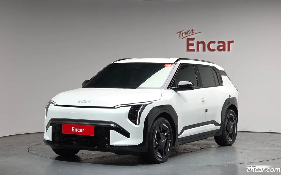 Kia EV3 2WD 2025 — фото 1, купить с доставкой в Москву