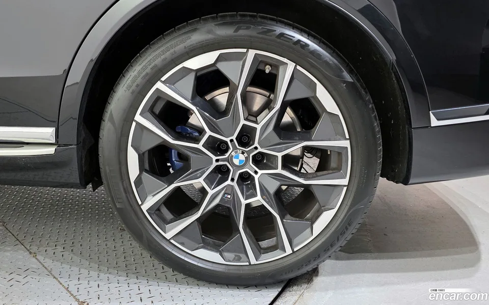 BMW X7 xDrive 40i M 6 2024 — миниатюра 2