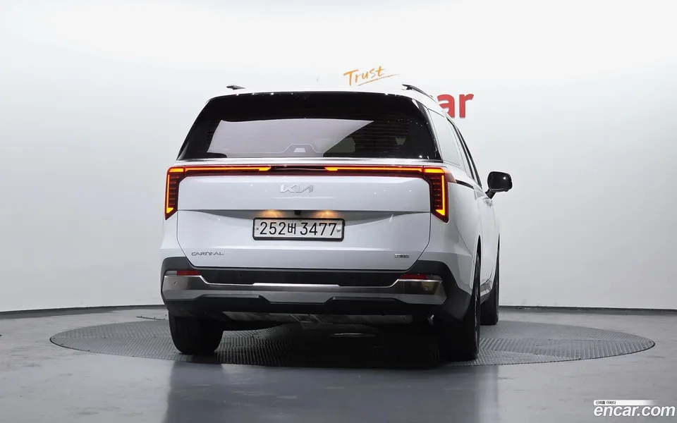 Kia Carnival HEV 9 2024 — миниатюра 4
