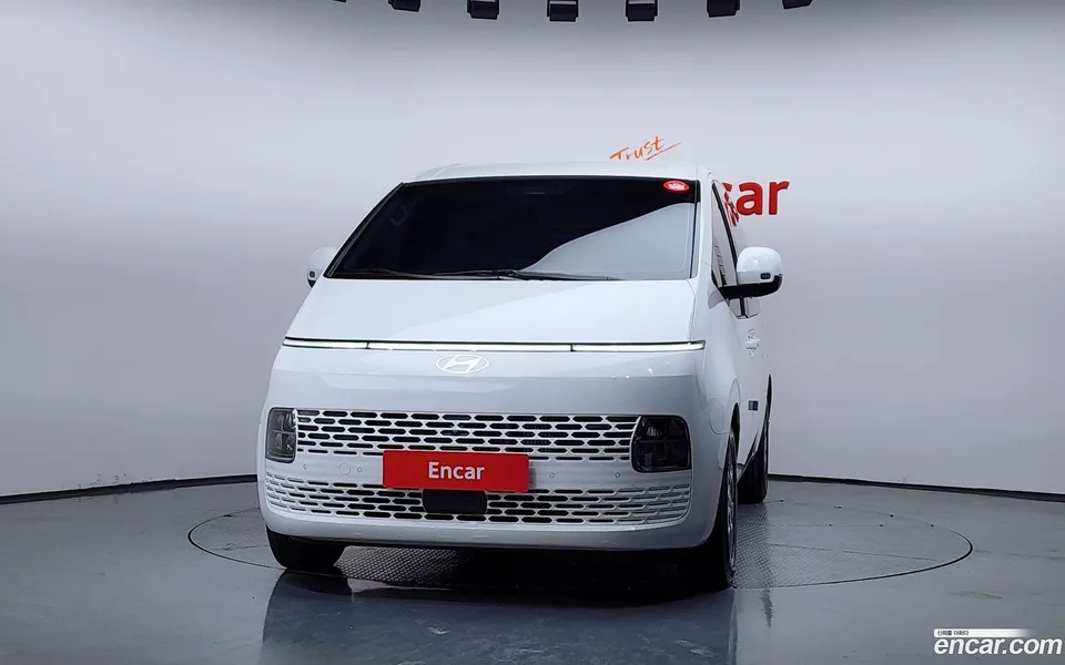 Hyundai Staria 5 2025 — миниатюра 3