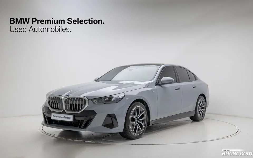 BMW 5 Series 523d M 2025 — фото 1, купить с доставкой в Москву