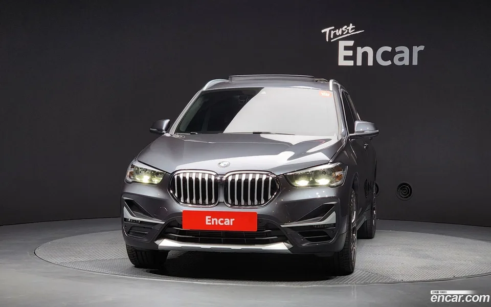 BMW X1 xDrive 20i xLine 2022 — миниатюра 3
