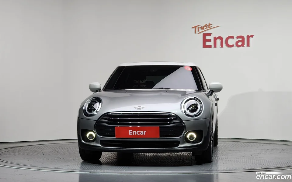 MINI Cooper Clubman 2023 — миниатюра 3