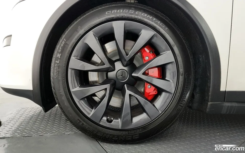 Tesla Model X 2023 — миниатюра 5
