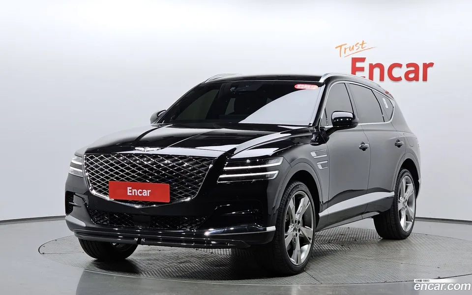 Genesis GV80 2.5T 2WD 2023 — фото 1, купить с доставкой в Москву