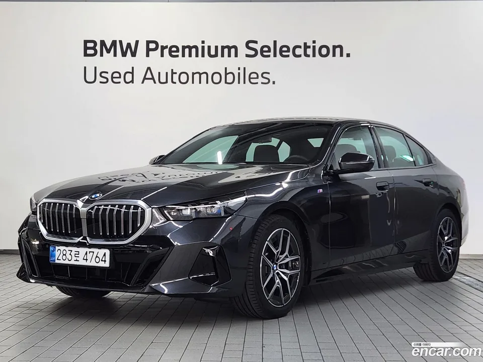 BMW 5 Series 523d M 2025 — фото 1, купить с доставкой в Москву
