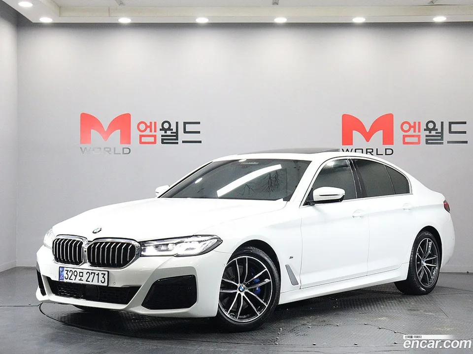BMW 5 Series 520i M 2023 — фото 1, купить с доставкой в Москву