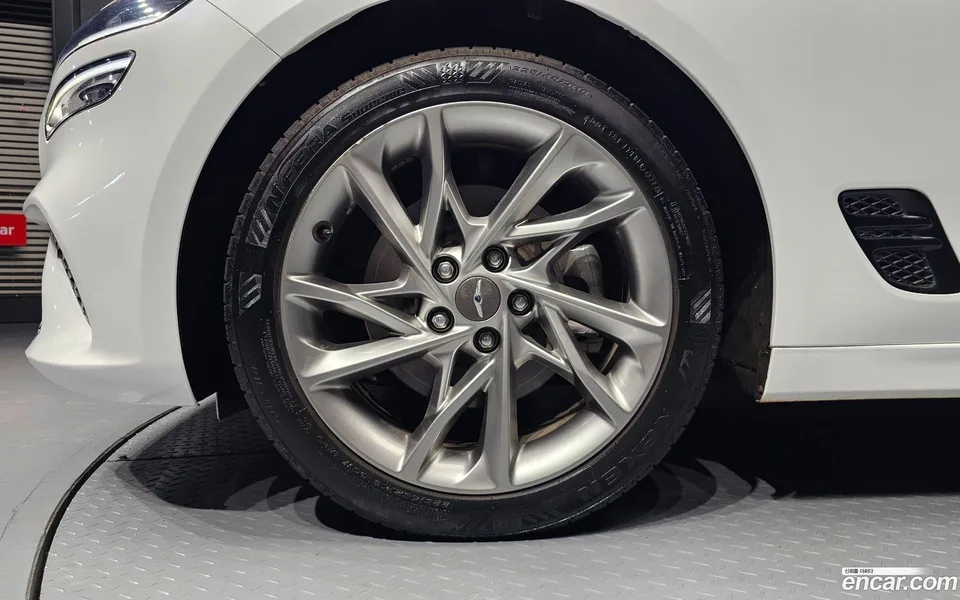 Genesis G70 2.0T 2WD 2022 — миниатюра 2