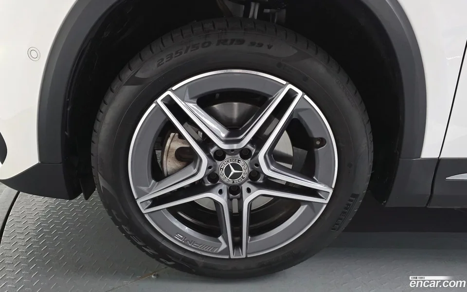 Mercedes-Benz GLA-Class GLA250 4MATIC 2023 — миниатюра 2