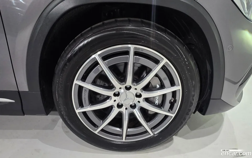 Mercedes-Benz GLA-Class GLA45 AMG 4MATIC+ 2023 — миниатюра 5