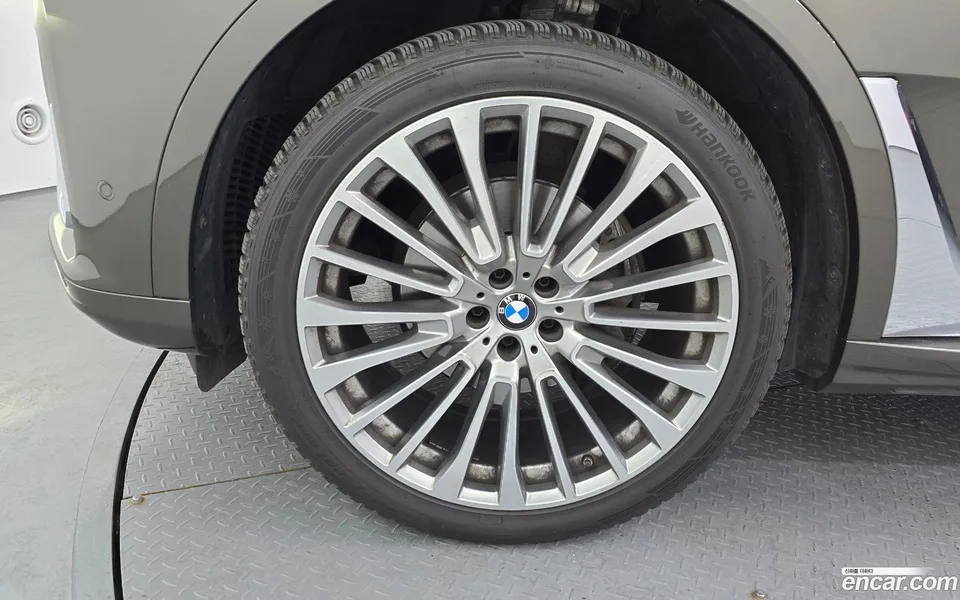 BMW X7 xDrive 40i 7 2022 — миниатюра 5