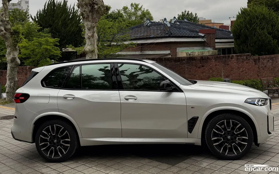 BMW X5 xDrive 40i M 2025 — миниатюра 2