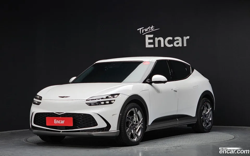 Genesis GV60 AWD 2022 — фото 1, купить с доставкой в Москву