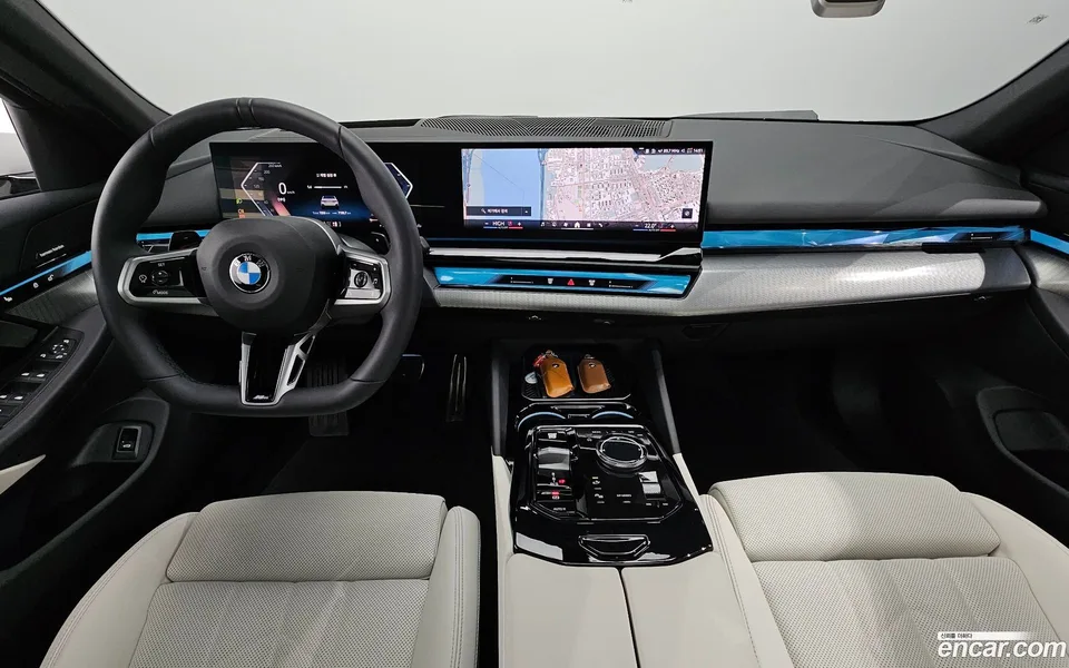 BMW 5 Series 520i M 2025 — фото 1, купить с доставкой в Москву