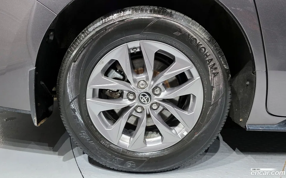 Toyota Sienna 2.5 AWD 2023 — миниатюра 2