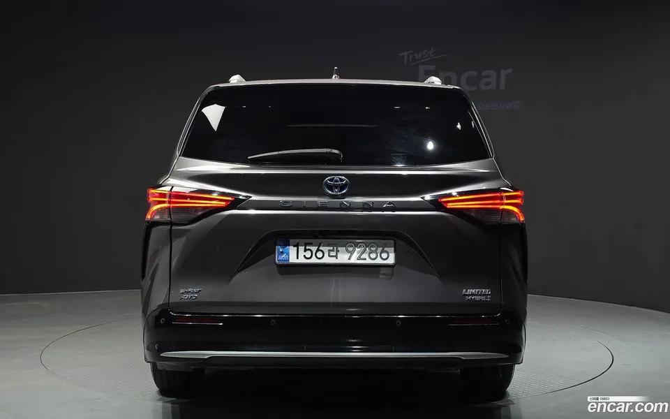 Toyota Sienna 2.5 AWD 2023 — миниатюра 4